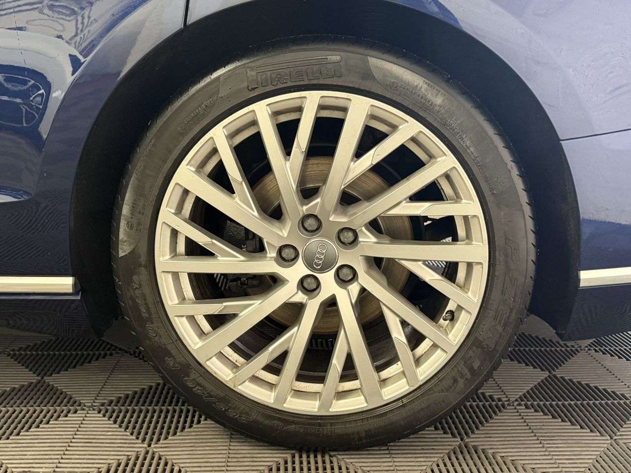 2018 AUDI A8 2018 AUDI A8