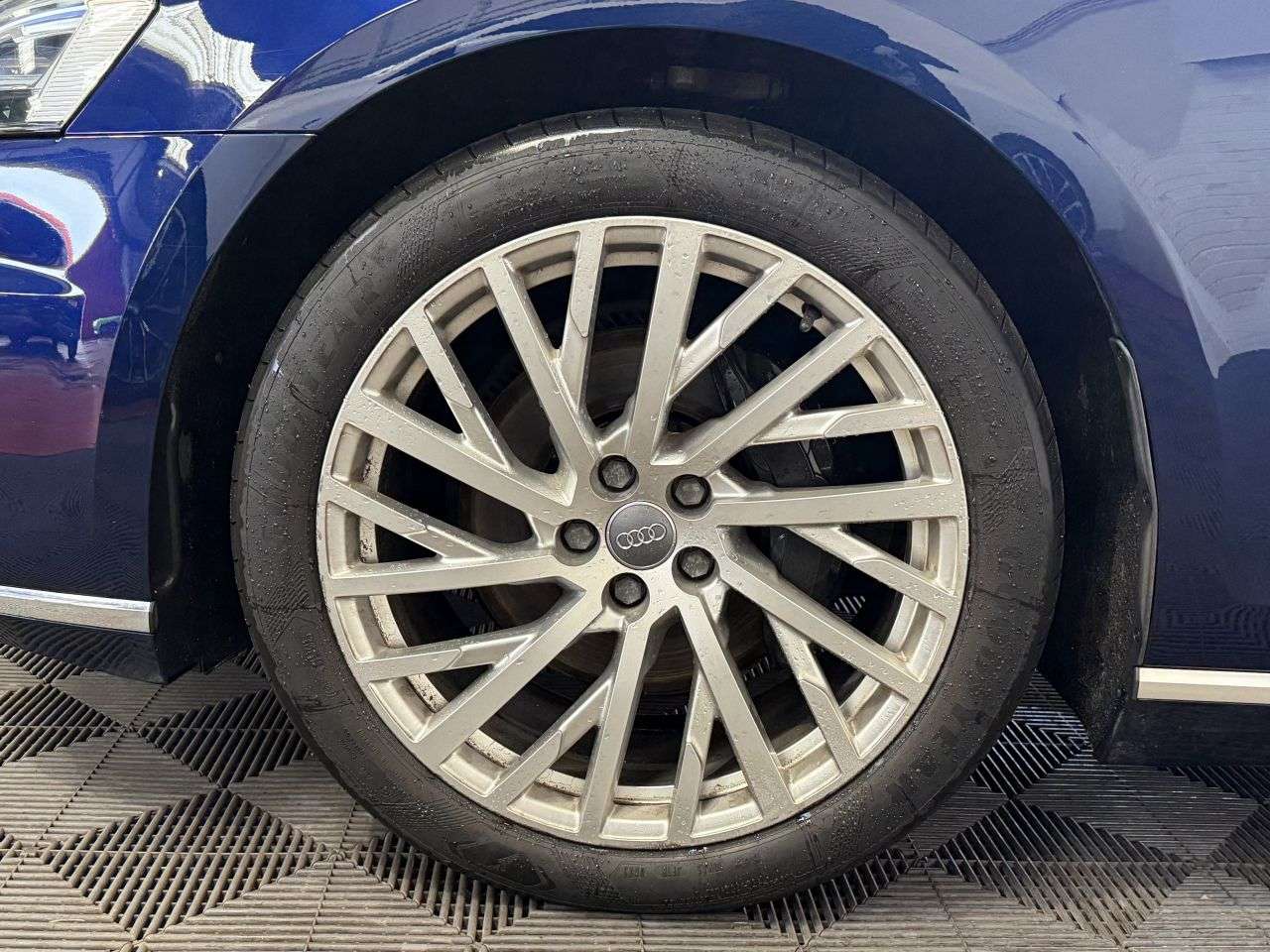 2018 AUDI A8 2018 AUDI A8