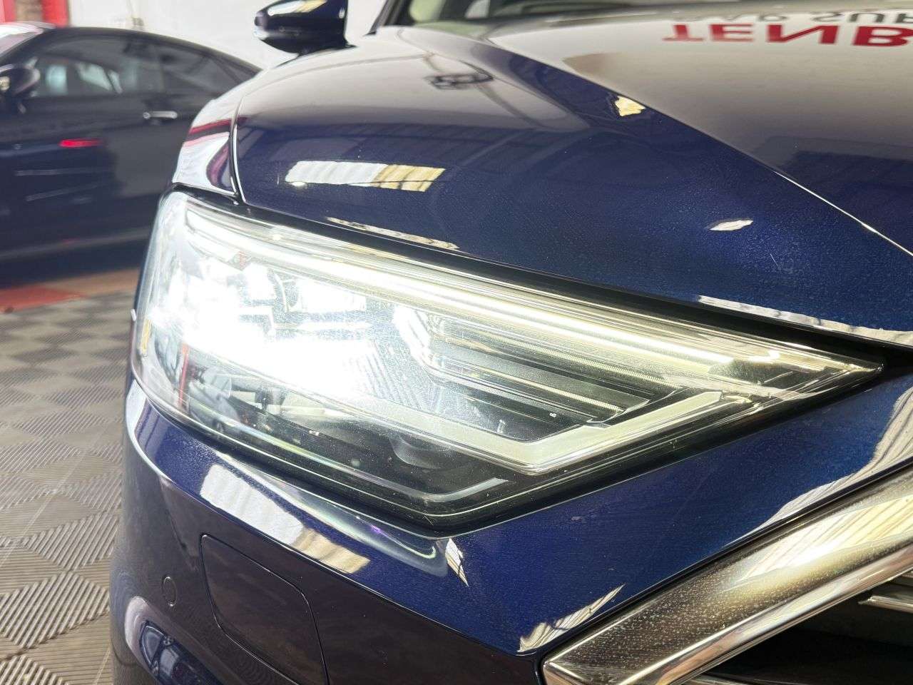 2018 AUDI A8 2018 AUDI A8