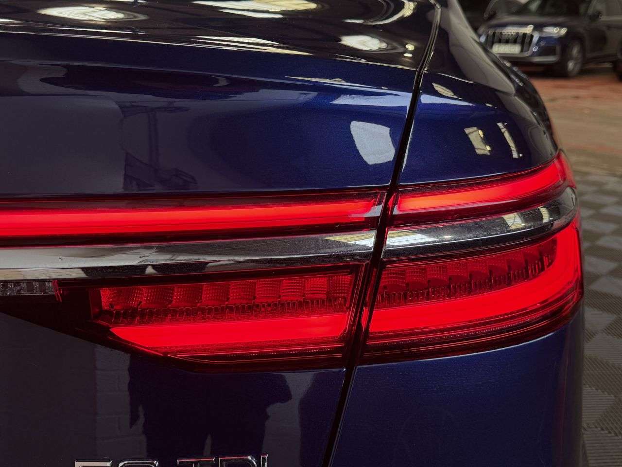 2018 AUDI A8 2018 AUDI A8