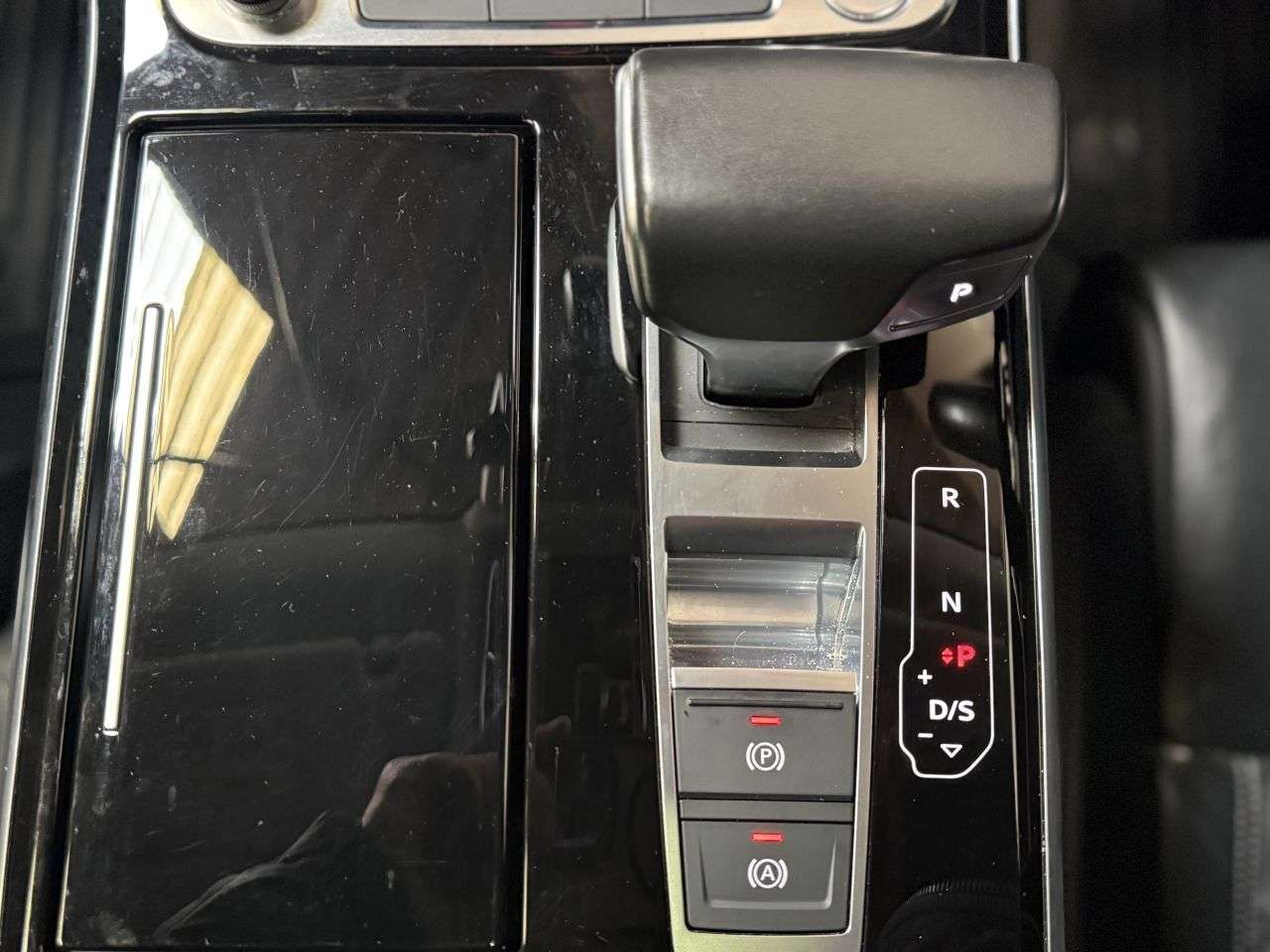 2018 AUDI A8 2018 AUDI A8