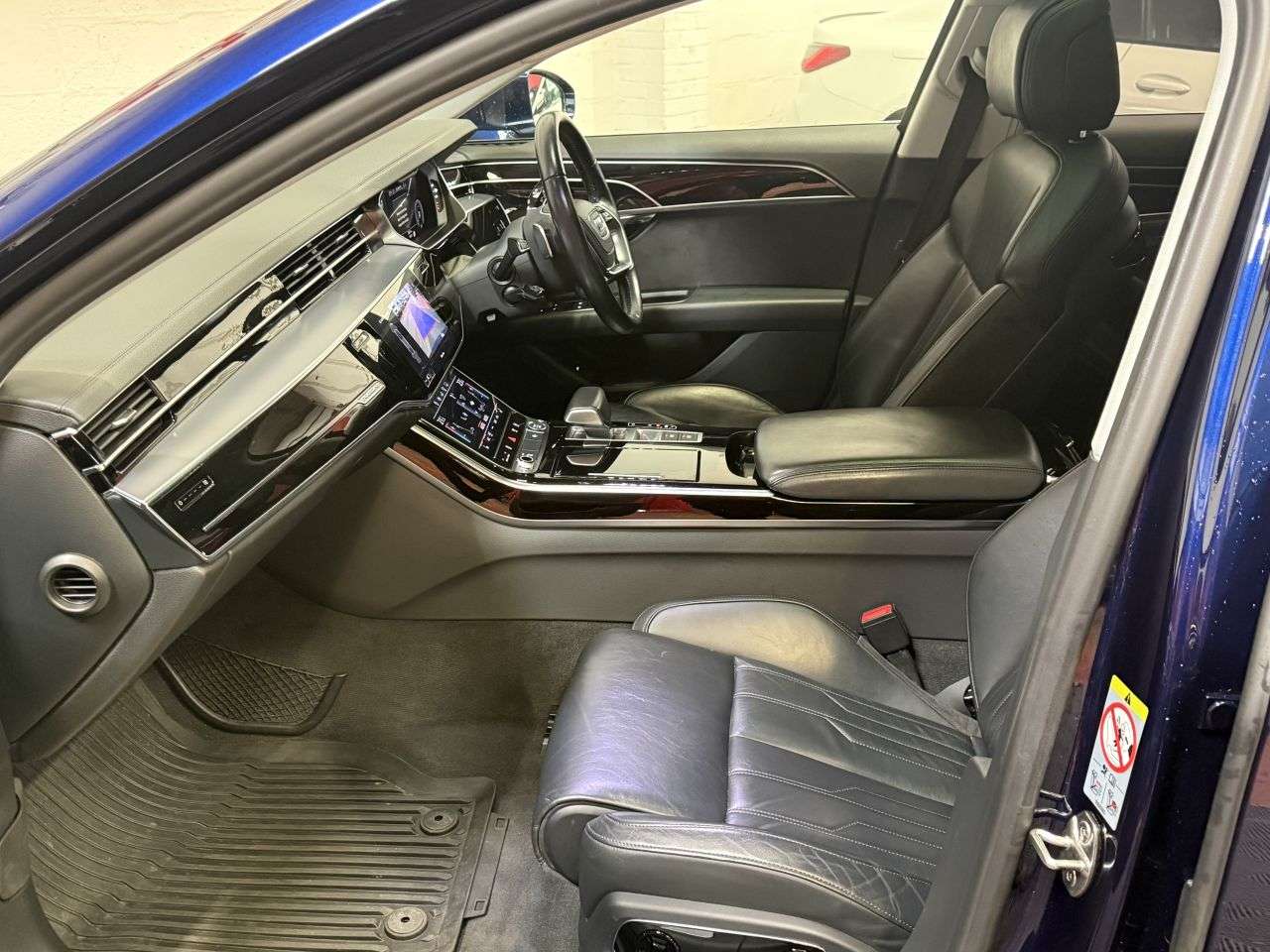 2018 AUDI A8 2018 AUDI A8