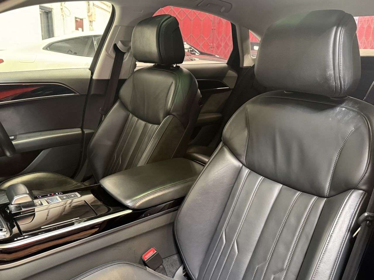 2018 AUDI A8 2018 AUDI A8