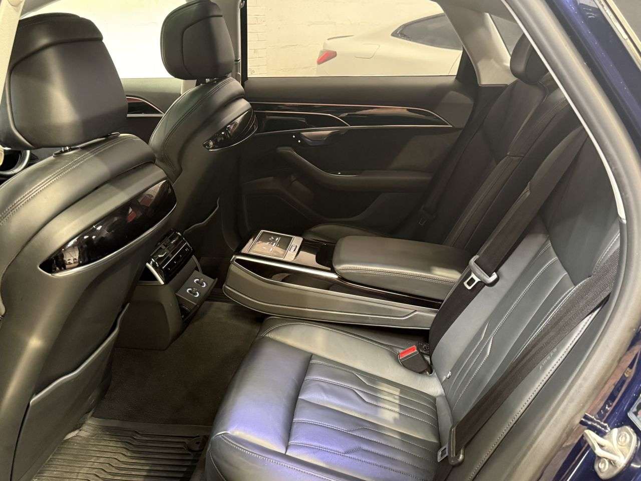 2018 AUDI A8 2018 AUDI A8