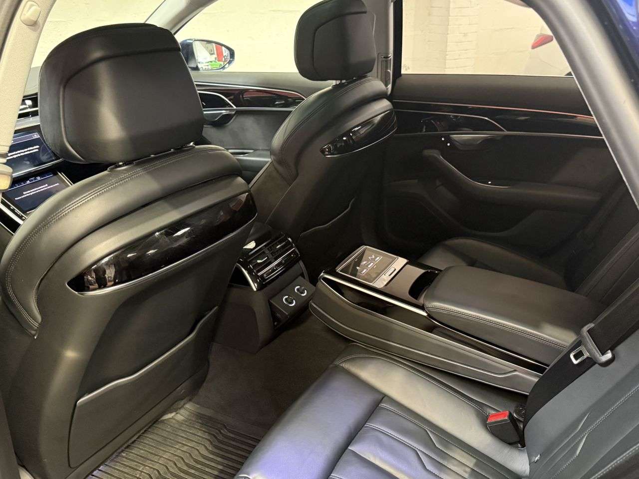 2018 AUDI A8 2018 AUDI A8