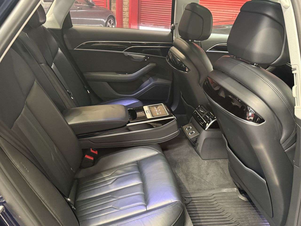 2018 AUDI A8 2018 AUDI A8