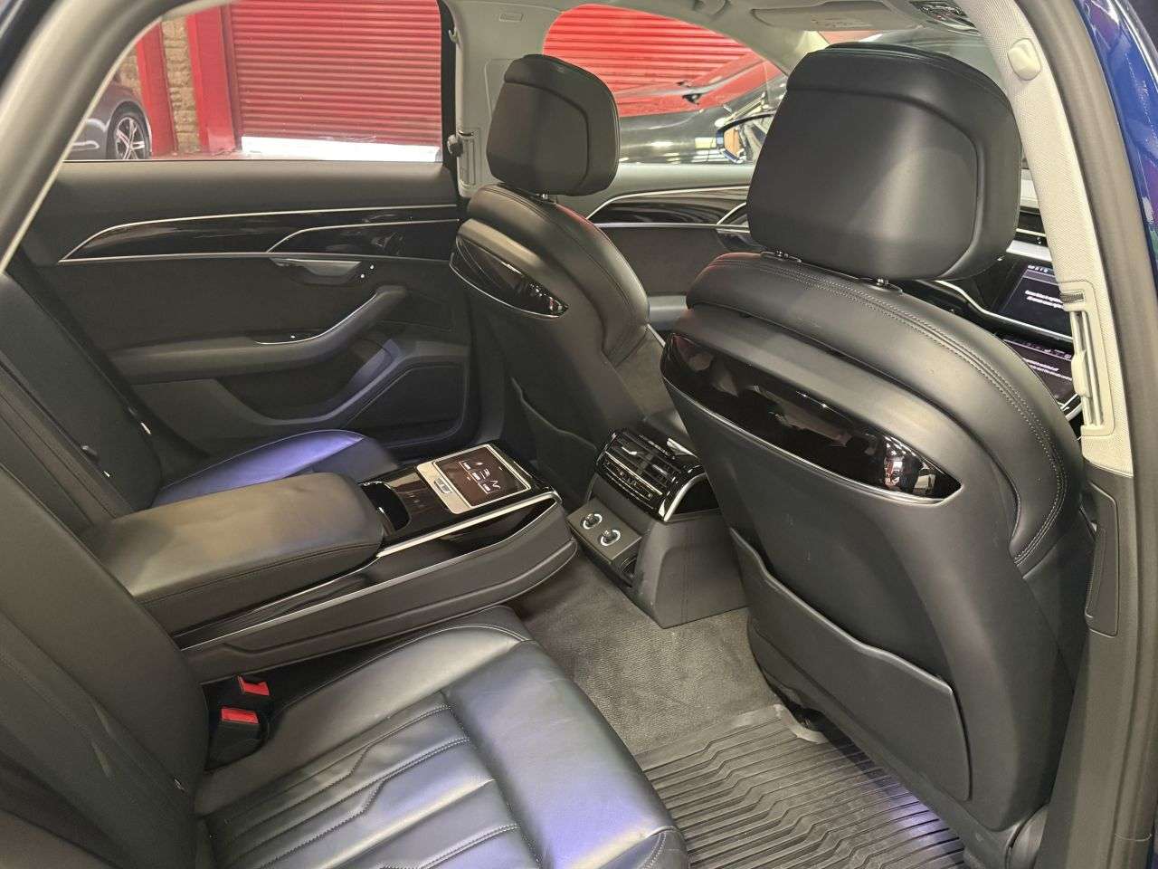 2018 AUDI A8 2018 AUDI A8