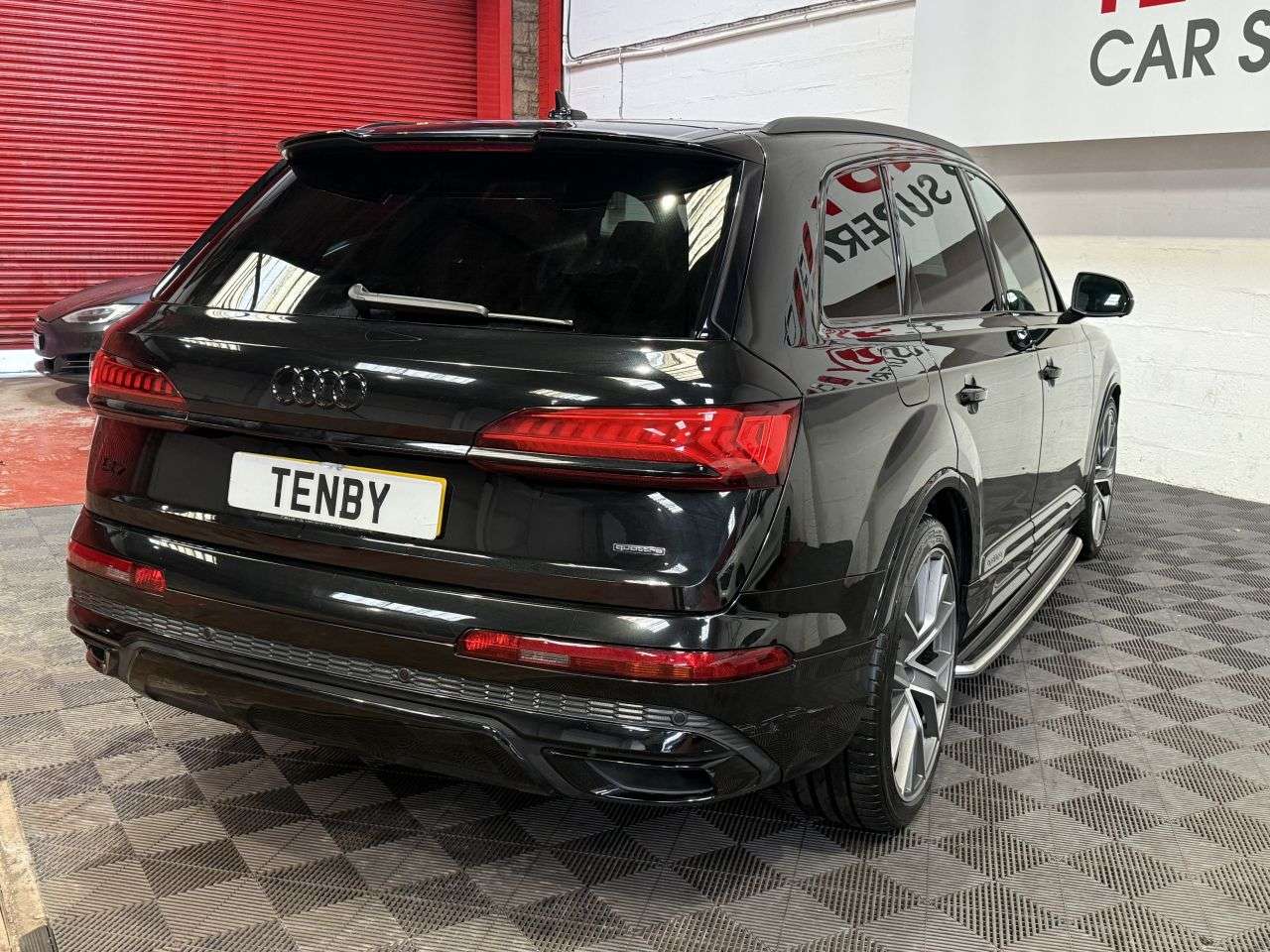 0 AUDI Q7 0 AUDI Q7