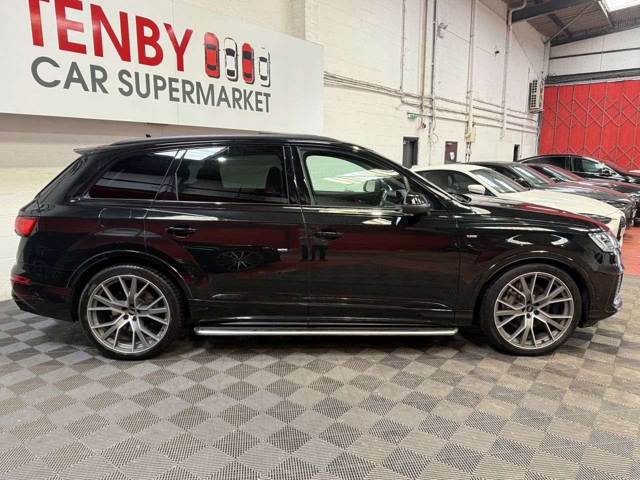 0 AUDI Q7 0 AUDI Q7