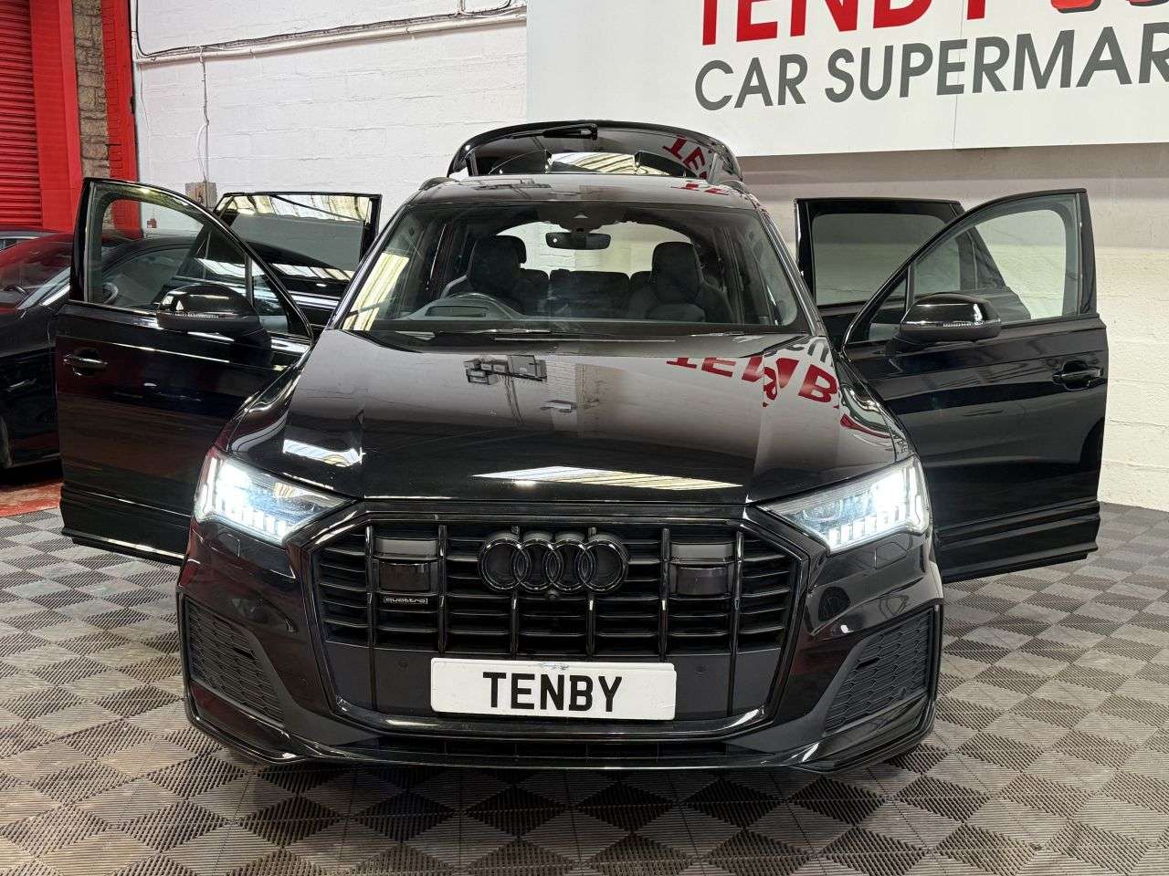 0 AUDI Q7 0 AUDI Q7