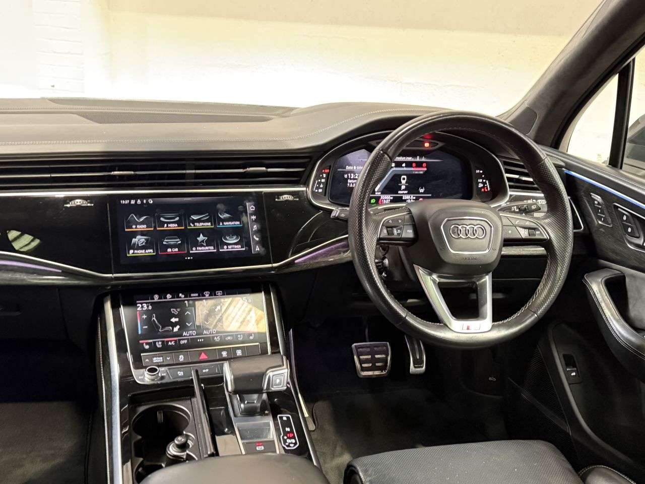 0 AUDI Q7 0 AUDI Q7