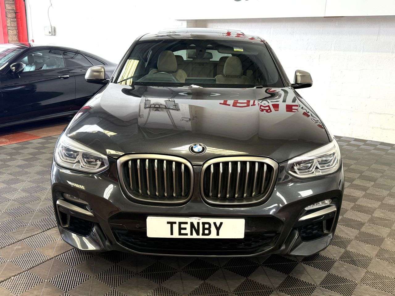 A 2018 BMW X4 3.0 M40d SUV 5dr Diesel Auto xDrive Euro 6 (s/s) (326 ps) CARPLAY+M SPORT P A 2018 BMW X4 3.0 M40d SUV 5dr Diesel Auto xDrive Euro 6 (s/s) (326 ps) CARPLAY+M SPORT P