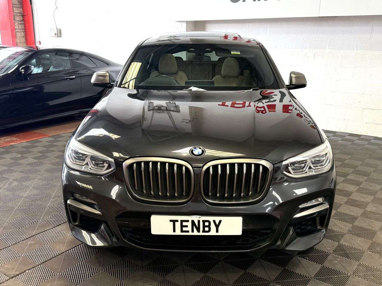 A 2018 BMW X4 3.0 M40d SUV 5dr Diesel Auto xDrive Euro 6 (s/s) (326 ps) CARPLAY+M SPORT P A 2018 BMW X4 3.0 M40d SUV 5dr Diesel Auto xDrive Euro 6 (s/s) (326 ps) CARPLAY+M SPORT P