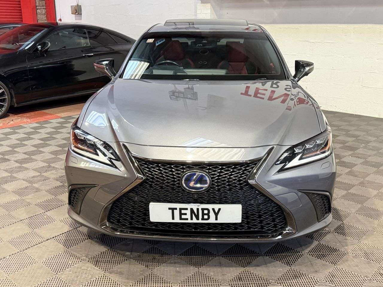 A 2021 LEXUS ES 2.5 300h F Sport Saloon 4dr Petrol Hybrid E-CVT Euro 6 (s/s) (218 ps) FULL A 2021 LEXUS ES 2.5 300h F Sport Saloon 4dr Petrol Hybrid E-CVT Euro 6 (s/s) (218 ps) FULL