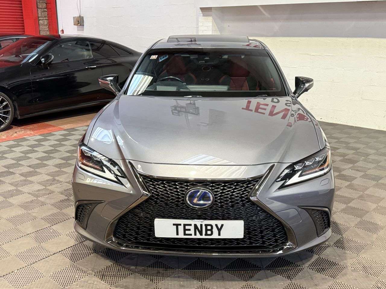 A 2021 LEXUS ES 2.5 300h F Sport Saloon 4dr Petrol Hybrid E-CVT Euro 6 (s/s) (218 ps) FULL A 2021 LEXUS ES 2.5 300h F Sport Saloon 4dr Petrol Hybrid E-CVT Euro 6 (s/s) (218 ps) FULL