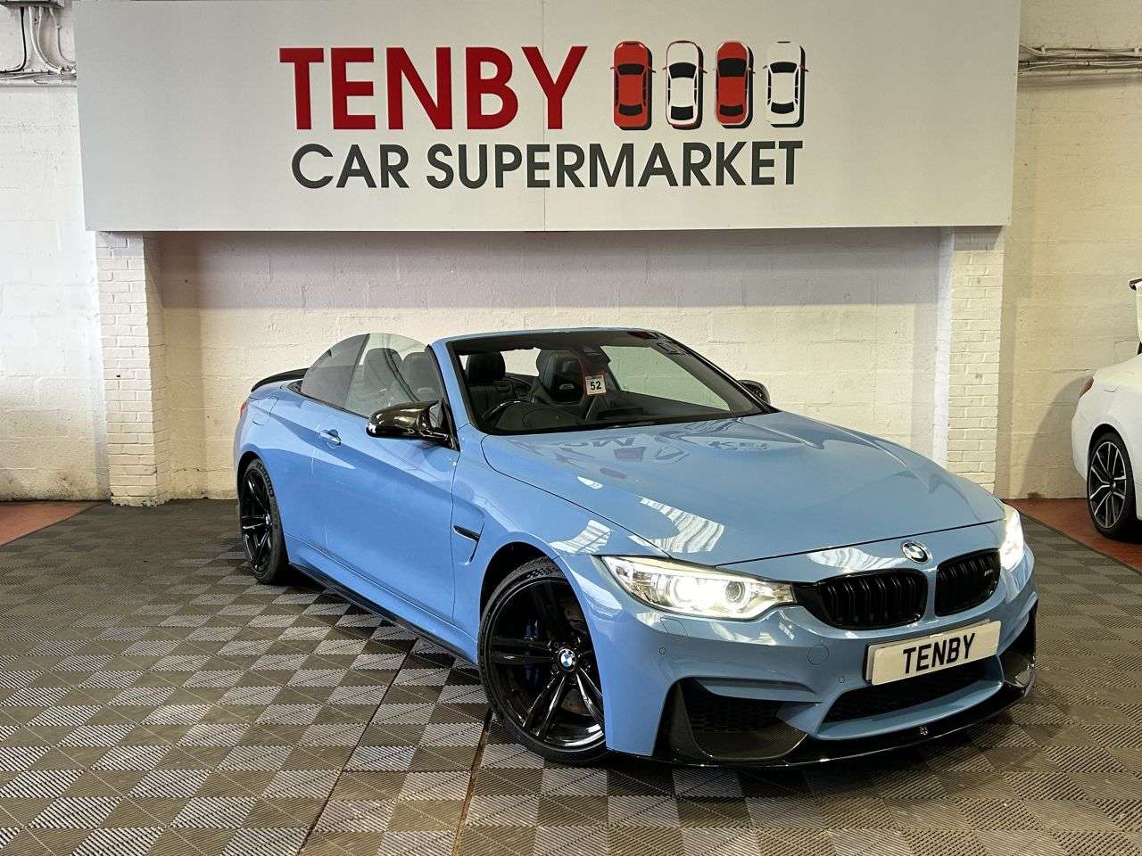 A 2015 BMW M4 3.0 BiTurbo Convertible 2dr Petrol DCT Euro 6 (s/s) (431 ps) 19"ALLOYS+HBEA A 2015 BMW M4 3.0 BiTurbo Convertible 2dr Petrol DCT Euro 6 (s/s) (431 ps) 19"ALLOYS+HBEA