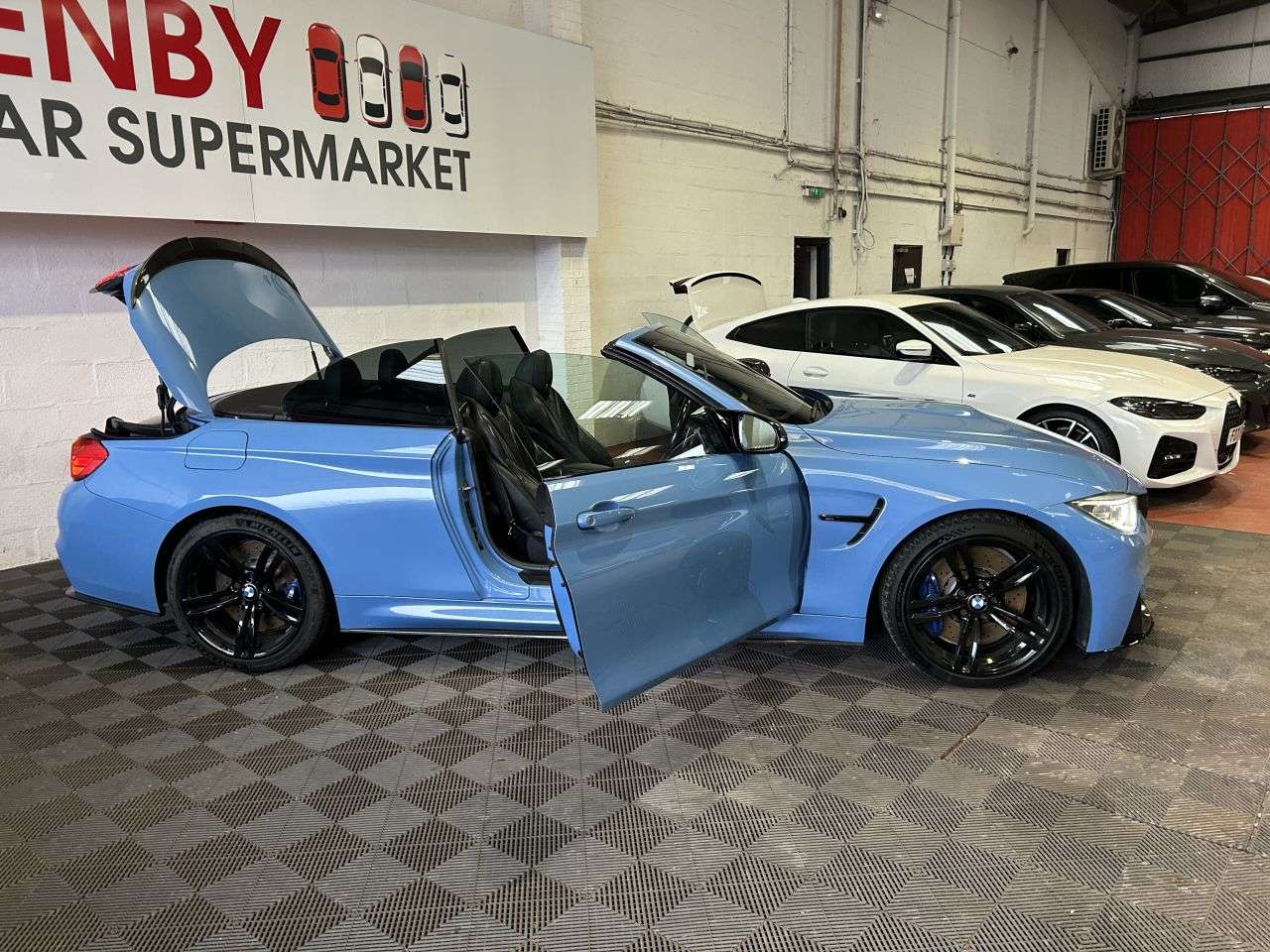 2015 BMW M4 2015 BMW M4