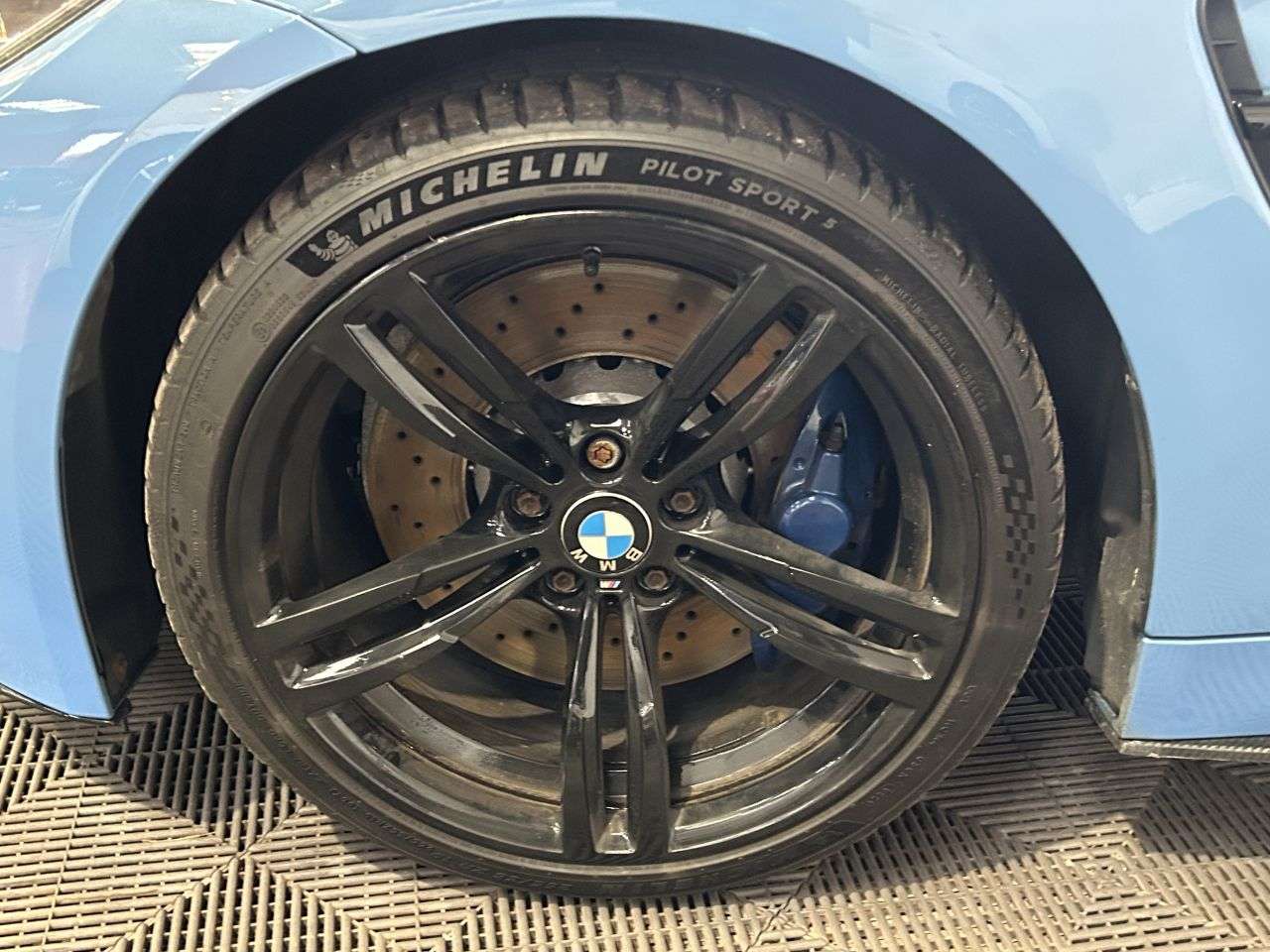 2015 BMW M4 2015 BMW M4