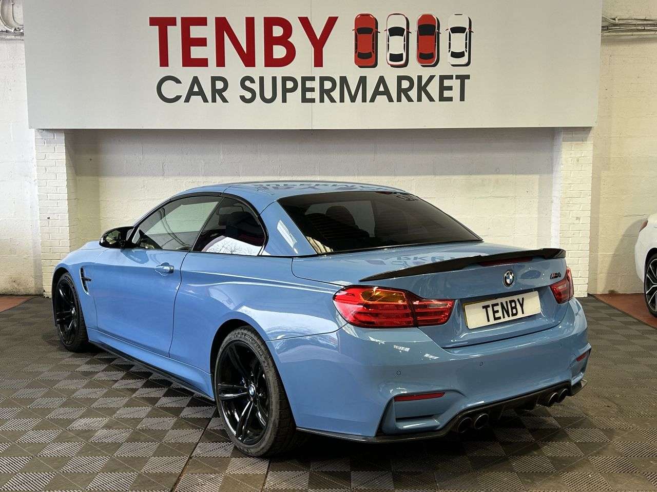 2015 BMW M4 2015 BMW M4