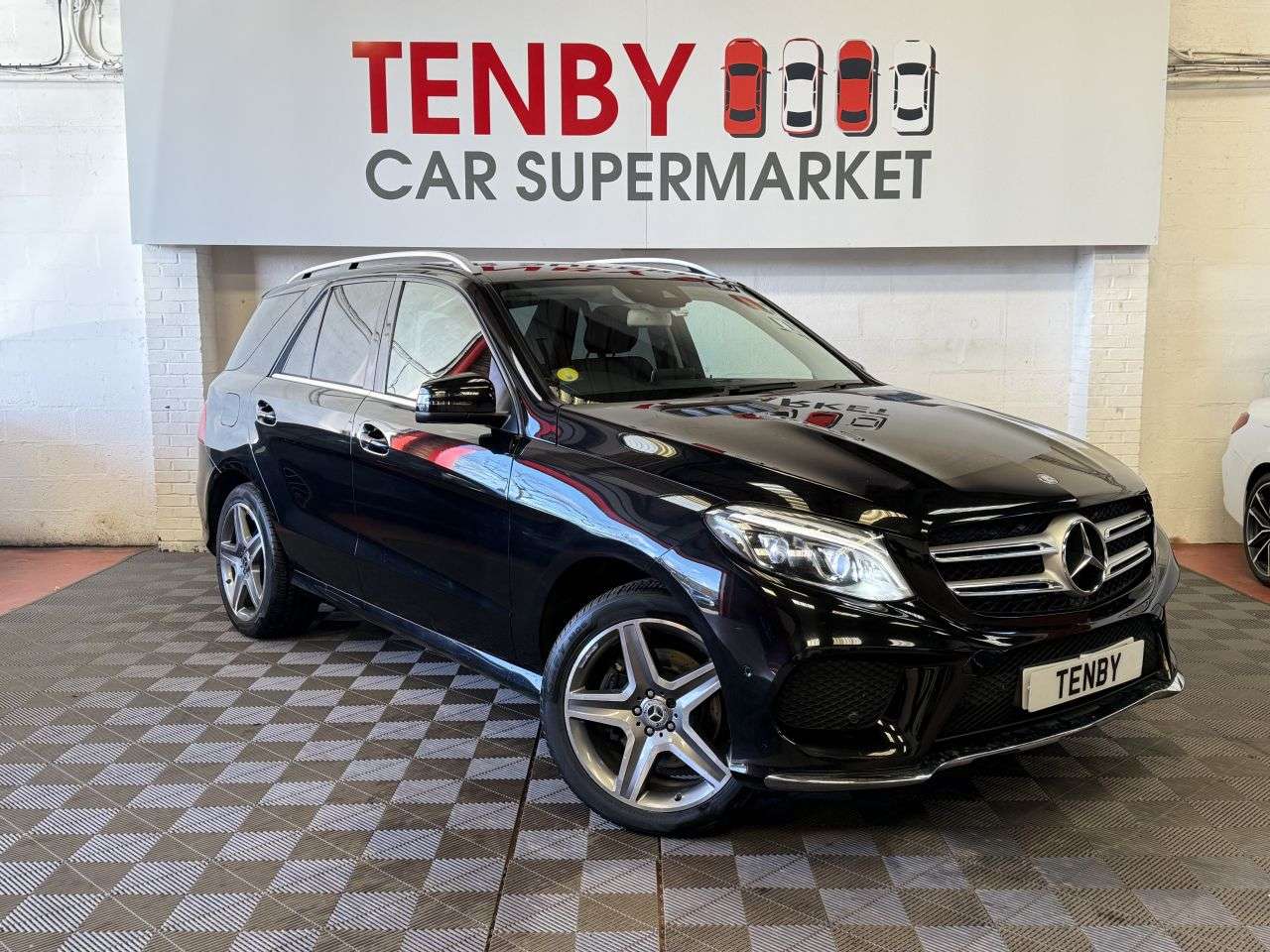 A 2016 MERCEDES-BENZ GLE 3.0 GLE350d V6 AMG Line SUV 5dr Diesel G-Tronic 4MATIC Euro 6 (s/s) (258 ps A 2016 MERCEDES-BENZ GLE 3.0 GLE350d V6 AMG Line SUV 5dr Diesel G-Tronic 4MATIC Euro 6 (s/s) (258 ps