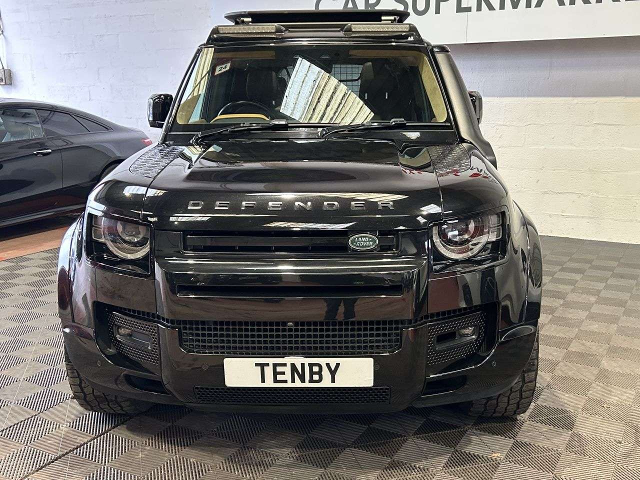 A 2021 LAND ROVER DEFENDER 3.0 D250 MHEV XS Edition SUV 5dr Diesel Auto 4WD Euro 6 (s/s) (250 ps) AMB A 2021 LAND ROVER DEFENDER 3.0 D250 MHEV XS Edition SUV 5dr Diesel Auto 4WD Euro 6 (s/s) (250 ps) AMB