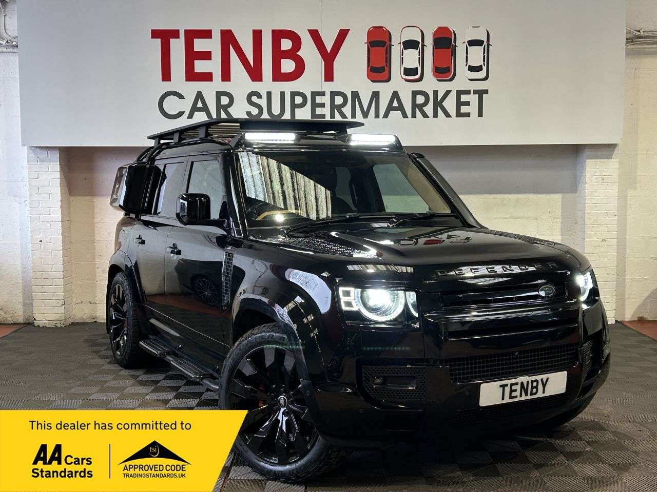 A 2021 LAND ROVER DEFENDER 3.0 D250 MHEV XS Edition SUV 5dr Diesel Auto 4WD Euro 6 (s/s) (250 ps) AMB A 2021 LAND ROVER DEFENDER 3.0 D250 MHEV XS Edition SUV 5dr Diesel Auto 4WD Euro 6 (s/s) (250 ps) AMB