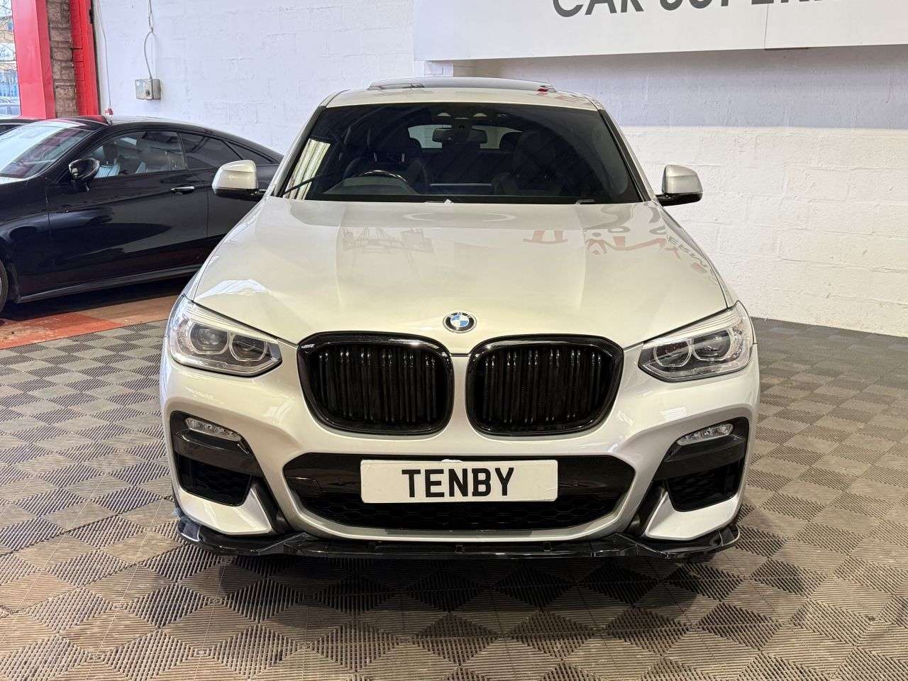 A 2019 BMW X4 3.0 30d M Sport SUV 5dr Diesel Auto xDrive Euro 6 (s/s) (265 ps) A 2019 BMW X4 3.0 30d M Sport SUV 5dr Diesel Auto xDrive Euro 6 (s/s) (265 ps)