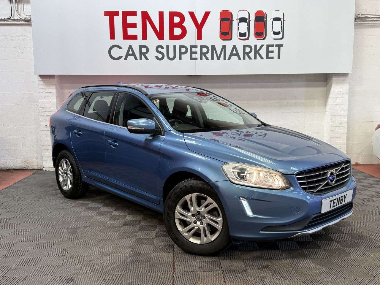 A 2016 VOLVO XC60 2.0 D4 SE SUV 5dr Diesel Auto Euro 6 (s/s) (190 ps) A 2016 VOLVO XC60 2.0 D4 SE SUV 5dr Diesel Auto Euro 6 (s/s) (190 ps)