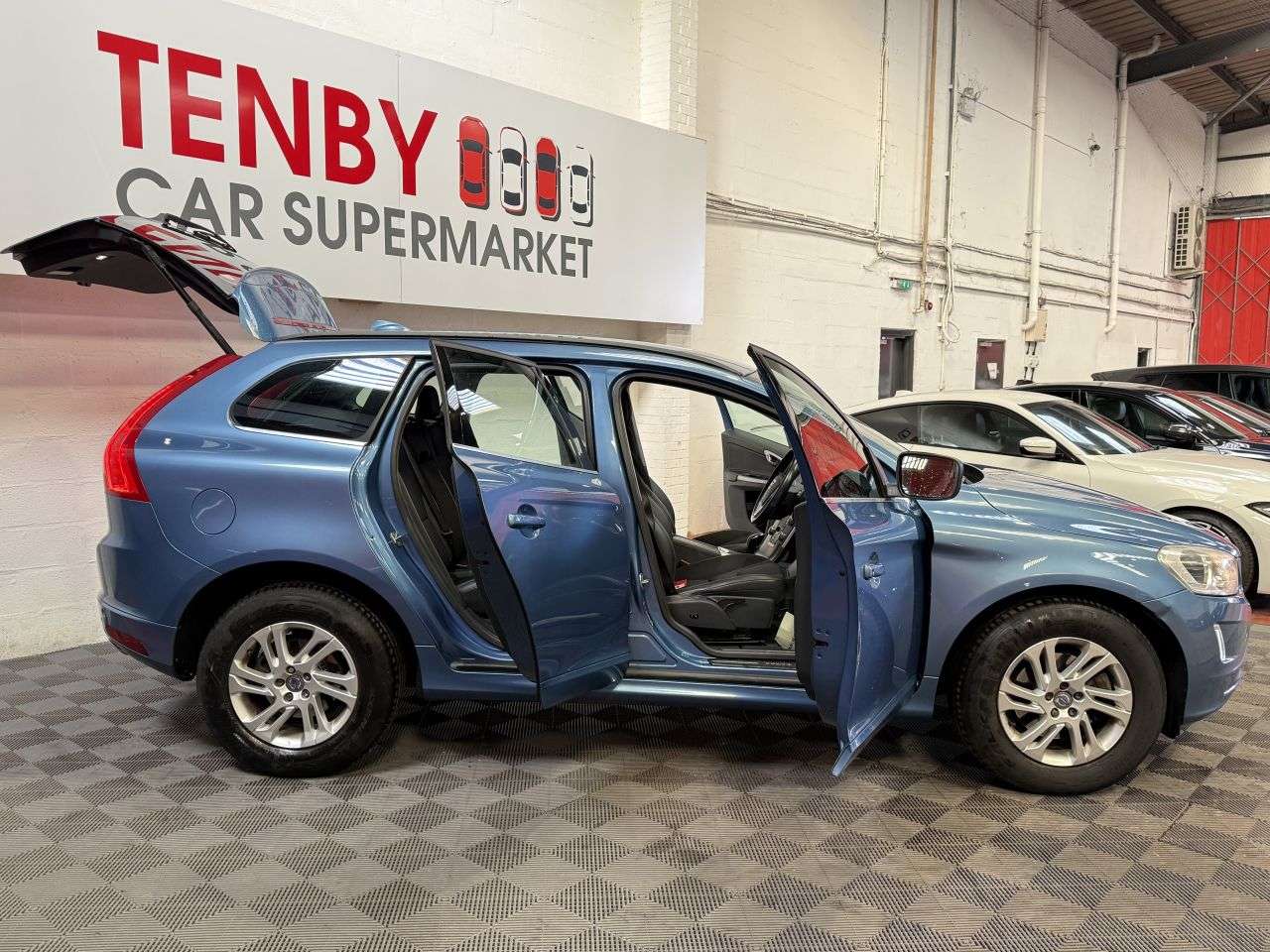 2016 VOLVO XC60 2016 VOLVO XC60