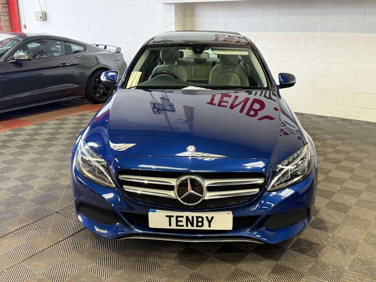 A 2015 MERCEDES-BENZ C-CLASS 2.1 C300dh Sport (Premium) Saloon 4dr Diesel Hybrid G-Tronic+ Euro 6 (s/s) A 2015 MERCEDES-BENZ C-CLASS 2.1 C300dh Sport (Premium) Saloon 4dr Diesel Hybrid G-Tronic+ Euro 6 (s/s)