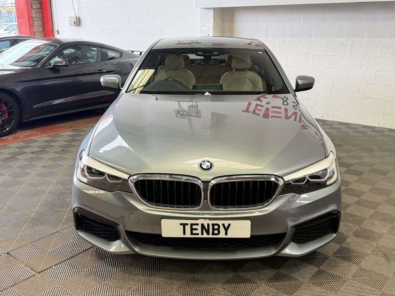 A 2018 BMW 5 SERIES 2.0 520d M Sport Saloon 4dr Diesel Auto Euro 6 (s/s) (190 ps) DAB+SAT NAV+H A 2018 BMW 5 SERIES 2.0 520d M Sport Saloon 4dr Diesel Auto Euro 6 (s/s) (190 ps) DAB+SAT NAV+H