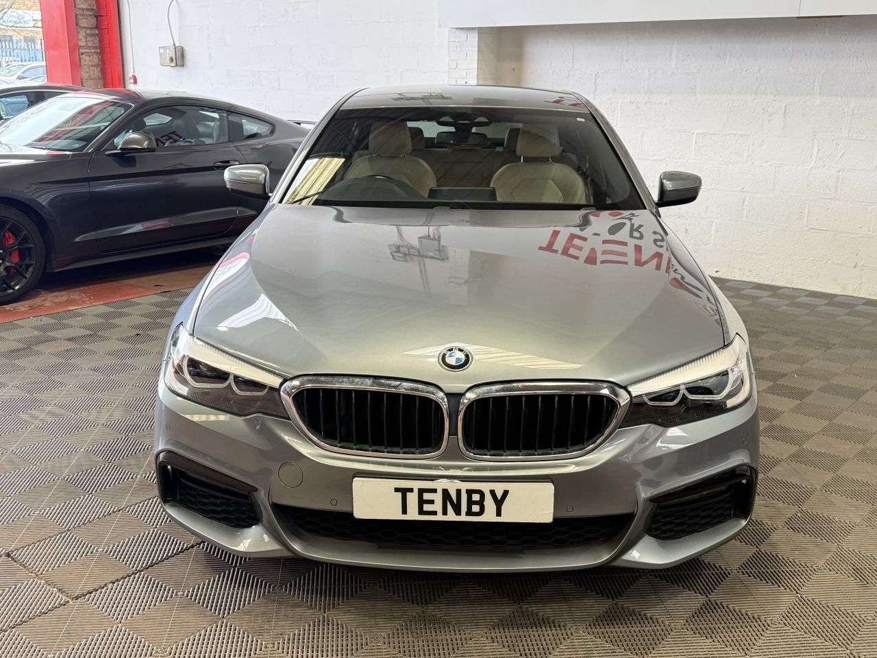 A 2018 BMW 5 SERIES 2.0 520d M Sport Saloon 4dr Diesel Auto Euro 6 (s/s) (190 ps) DAB+SAT NAV+H A 2018 BMW 5 SERIES 2.0 520d M Sport Saloon 4dr Diesel Auto Euro 6 (s/s) (190 ps) DAB+SAT NAV+H