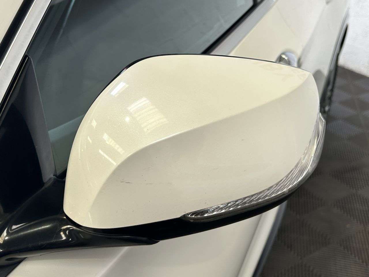 2016 INFINITI Q30 2016 INFINITI Q30