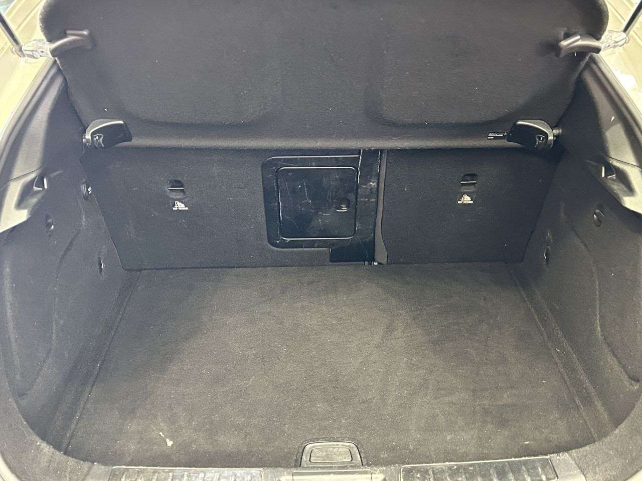 2016 INFINITI Q30 2016 INFINITI Q30