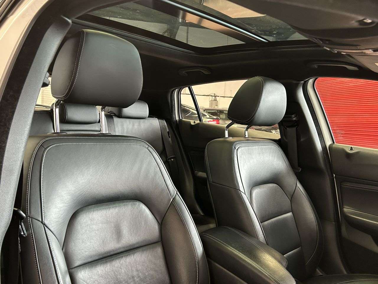 2016 INFINITI Q30 2016 INFINITI Q30