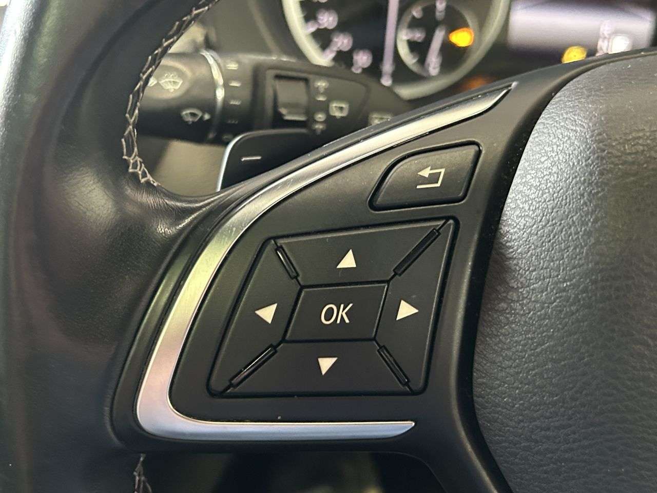 2016 INFINITI Q30 2016 INFINITI Q30