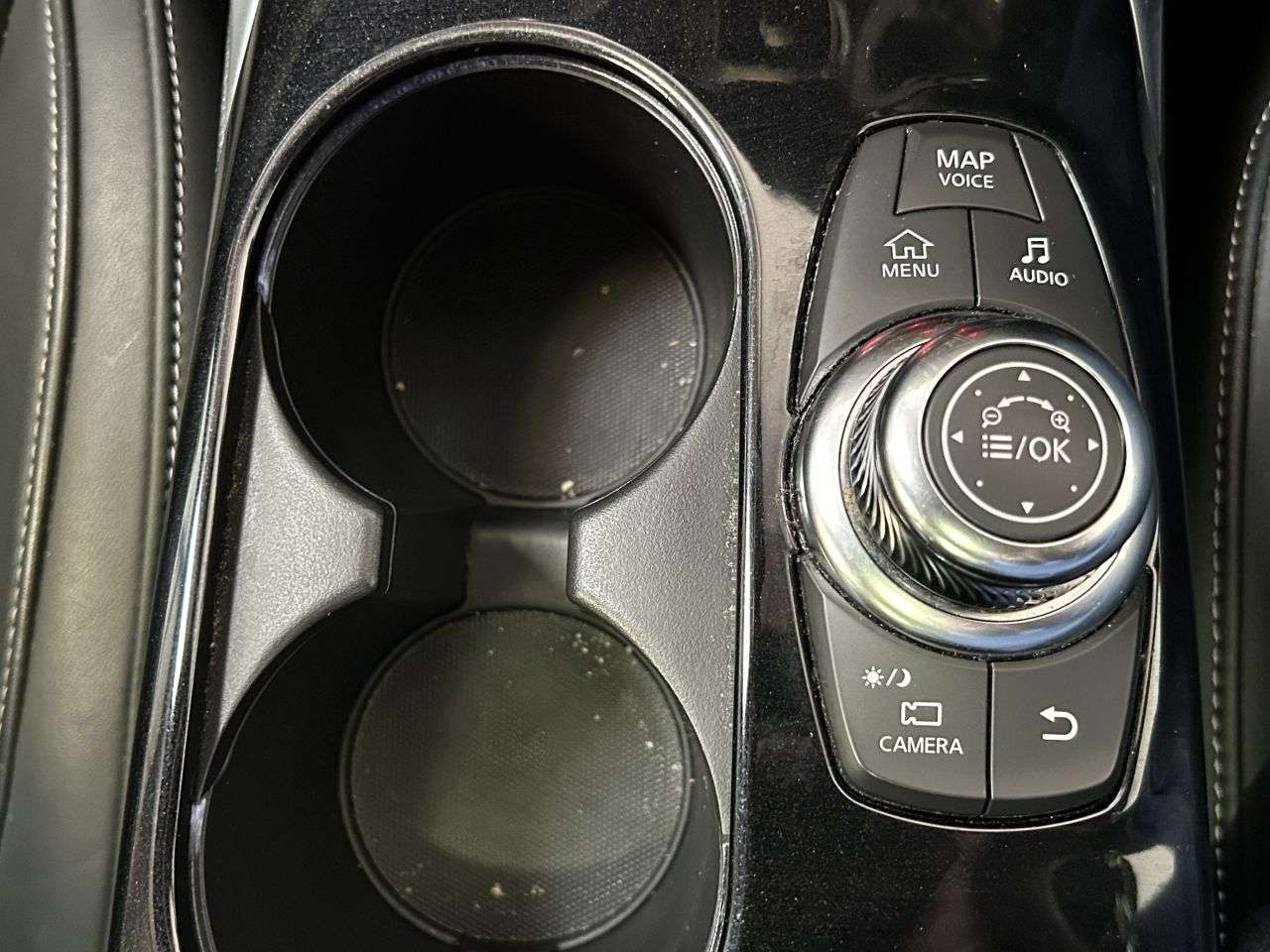 2016 INFINITI Q30 2016 INFINITI Q30