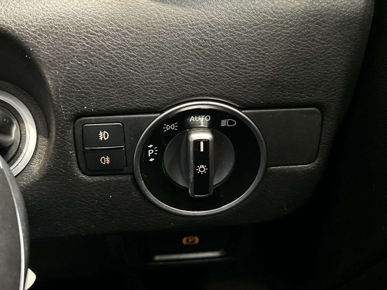 2016 INFINITI Q30 2016 INFINITI Q30