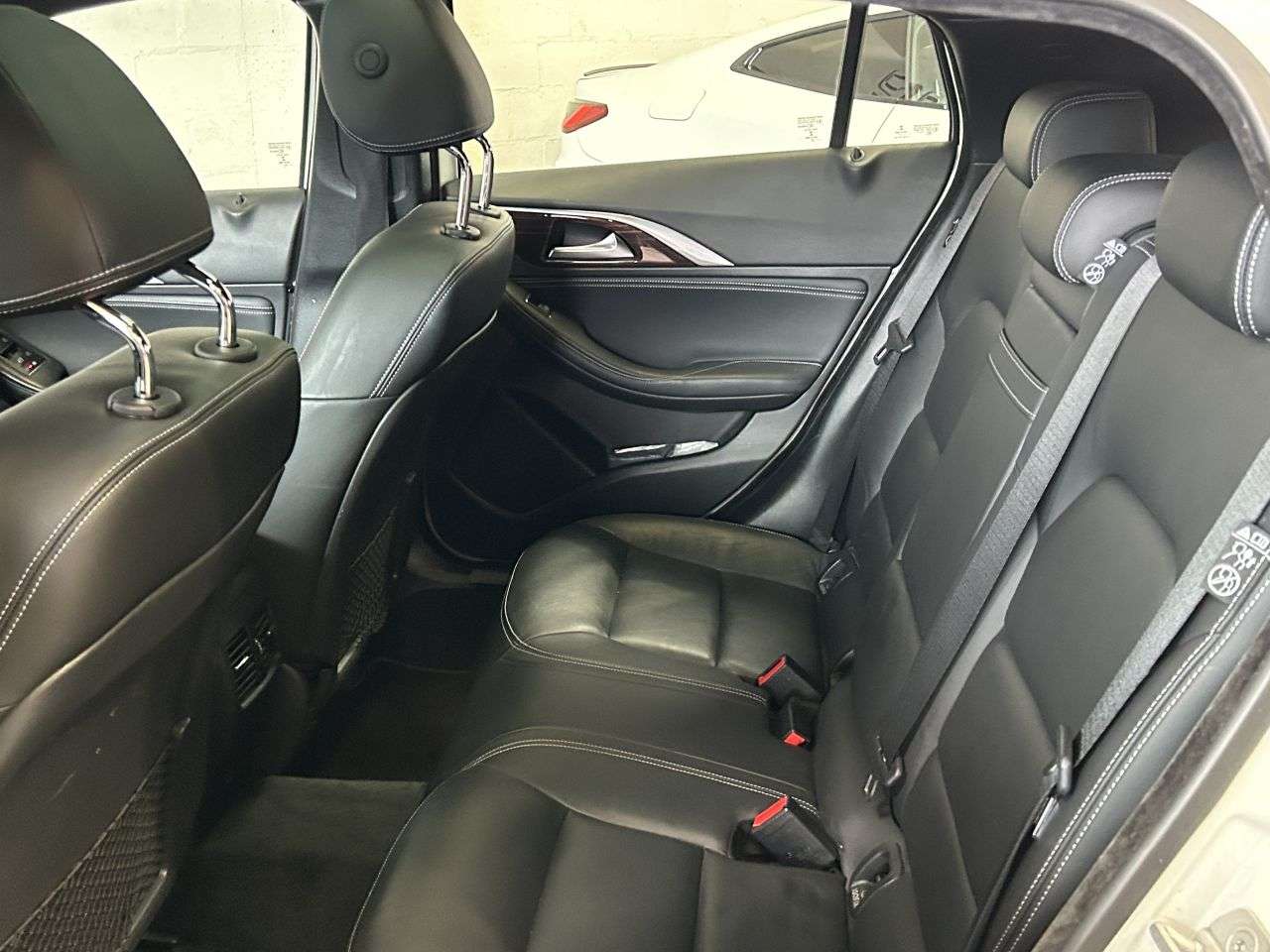 2016 INFINITI Q30 2016 INFINITI Q30