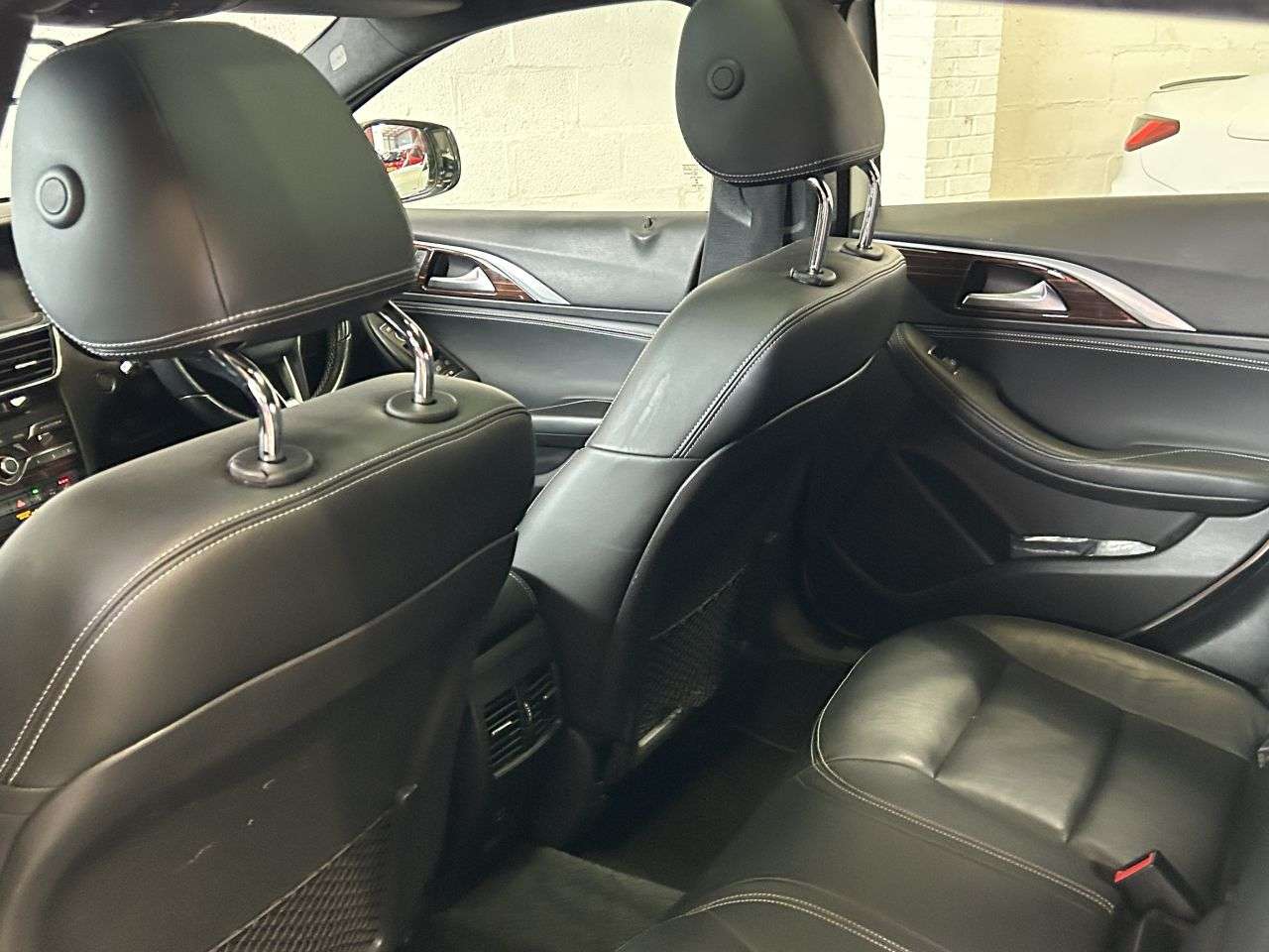 2016 INFINITI Q30 2016 INFINITI Q30