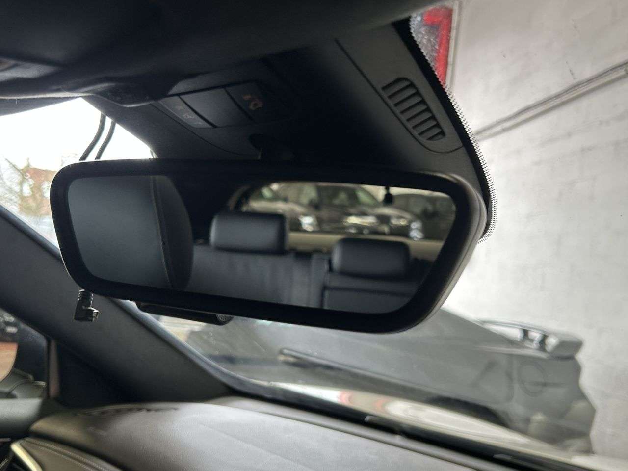 2016 INFINITI Q30 2016 INFINITI Q30