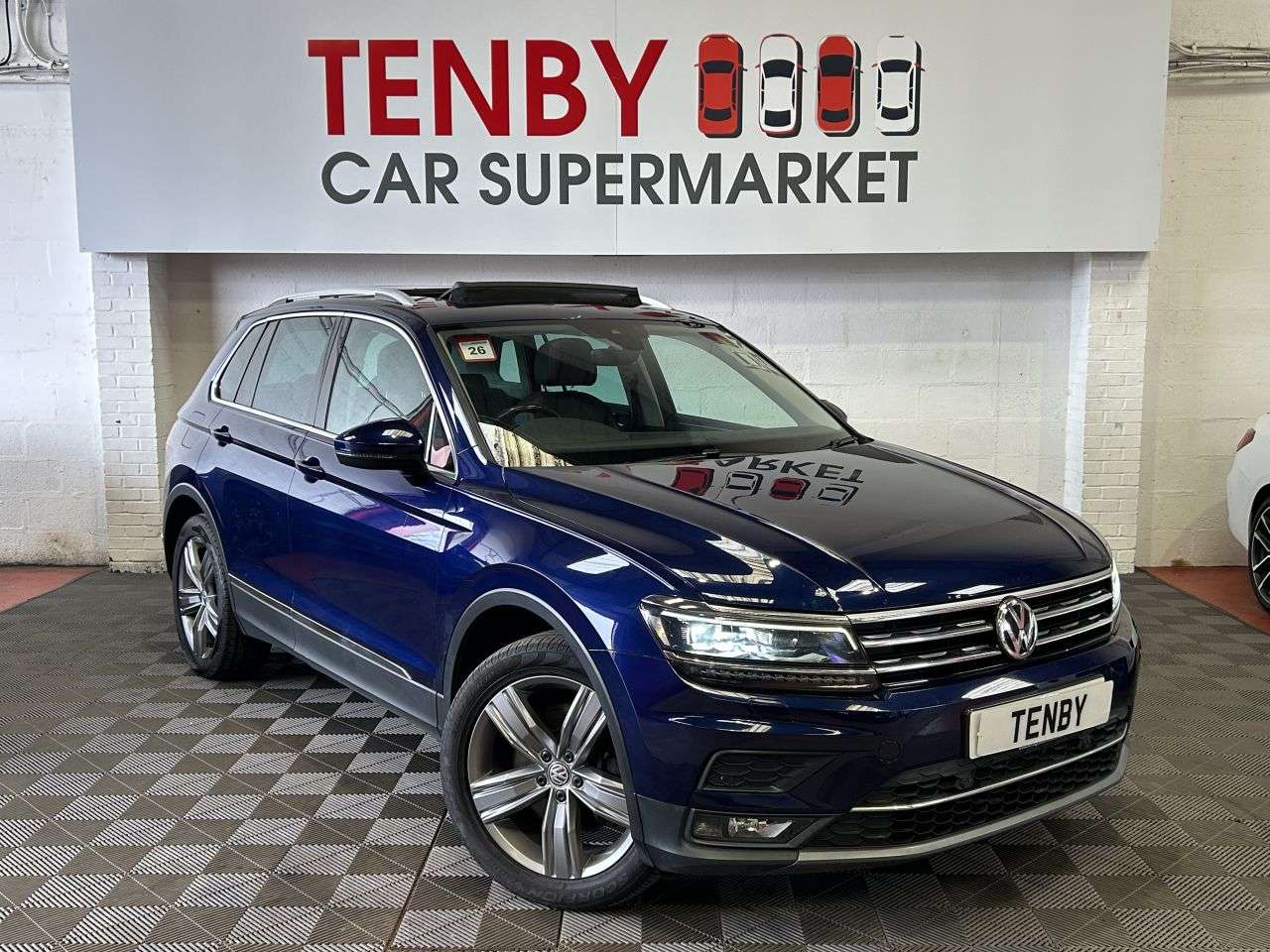 A 2017 VOLKSWAGEN TIGUAN 2.0 TSI BlueMotion Tech SEL SUV 5dr Petrol DSG 4Motion Euro 6 (s/s) (180 ps A 2017 VOLKSWAGEN TIGUAN 2.0 TSI BlueMotion Tech SEL SUV 5dr Petrol DSG 4Motion Euro 6 (s/s) (180 ps