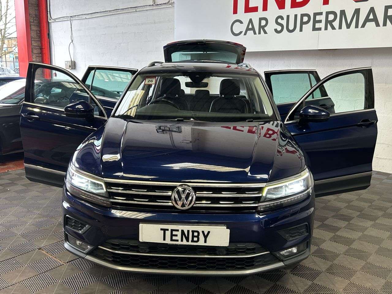 2017 VOLKSWAGEN TIGUAN 2017 VOLKSWAGEN TIGUAN