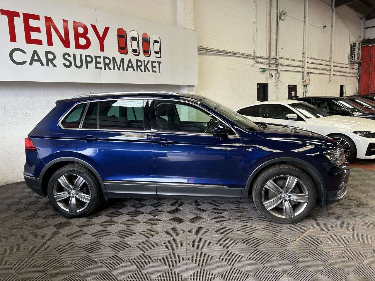 2017 VOLKSWAGEN TIGUAN 2017 VOLKSWAGEN TIGUAN