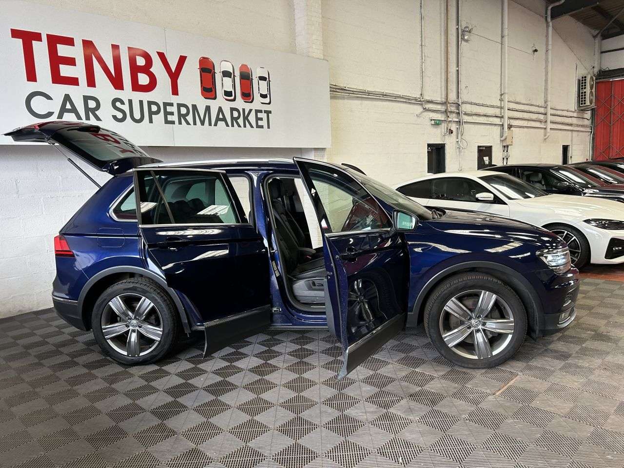 2017 VOLKSWAGEN TIGUAN 2017 VOLKSWAGEN TIGUAN