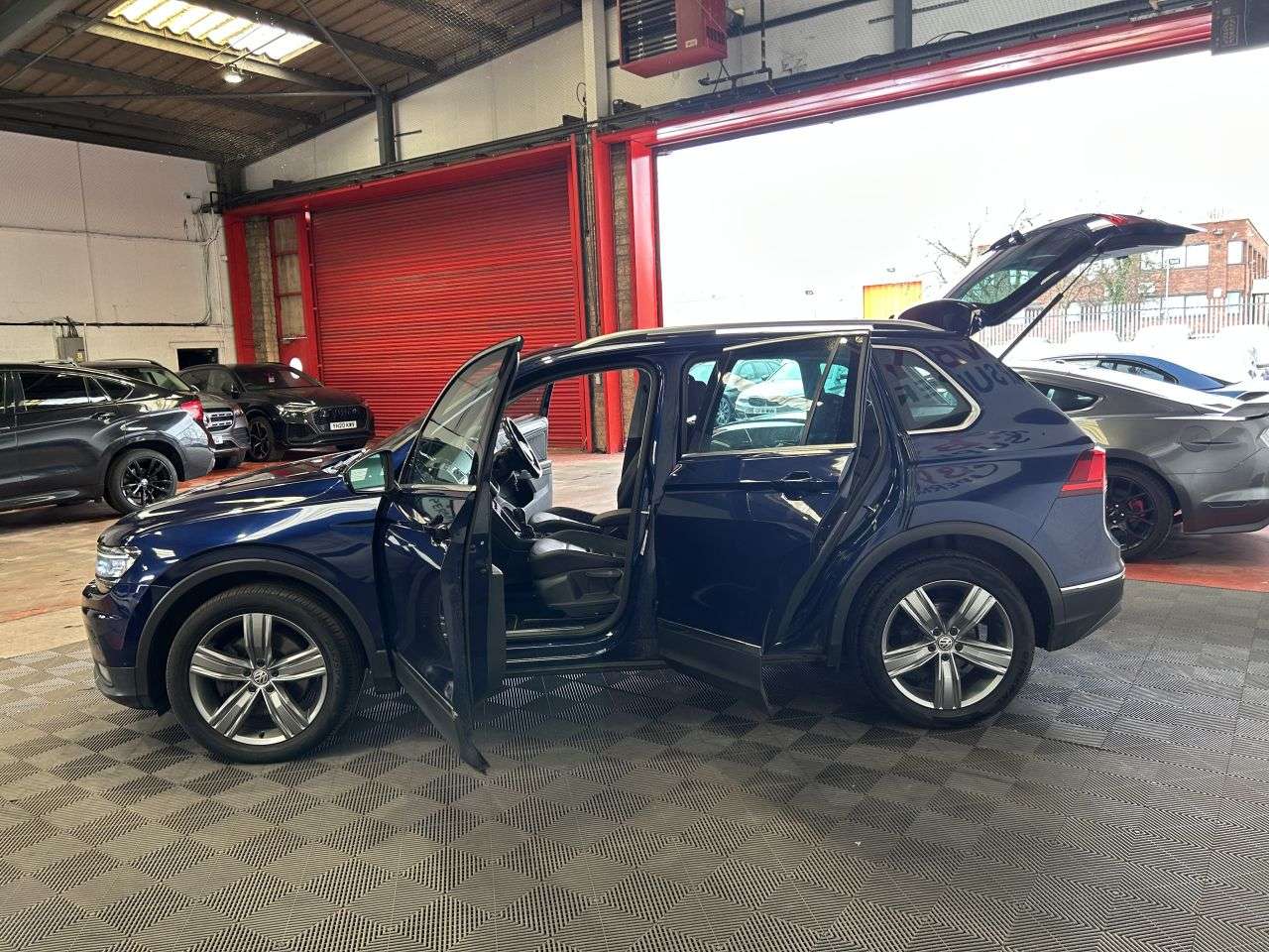 2017 VOLKSWAGEN TIGUAN 2017 VOLKSWAGEN TIGUAN