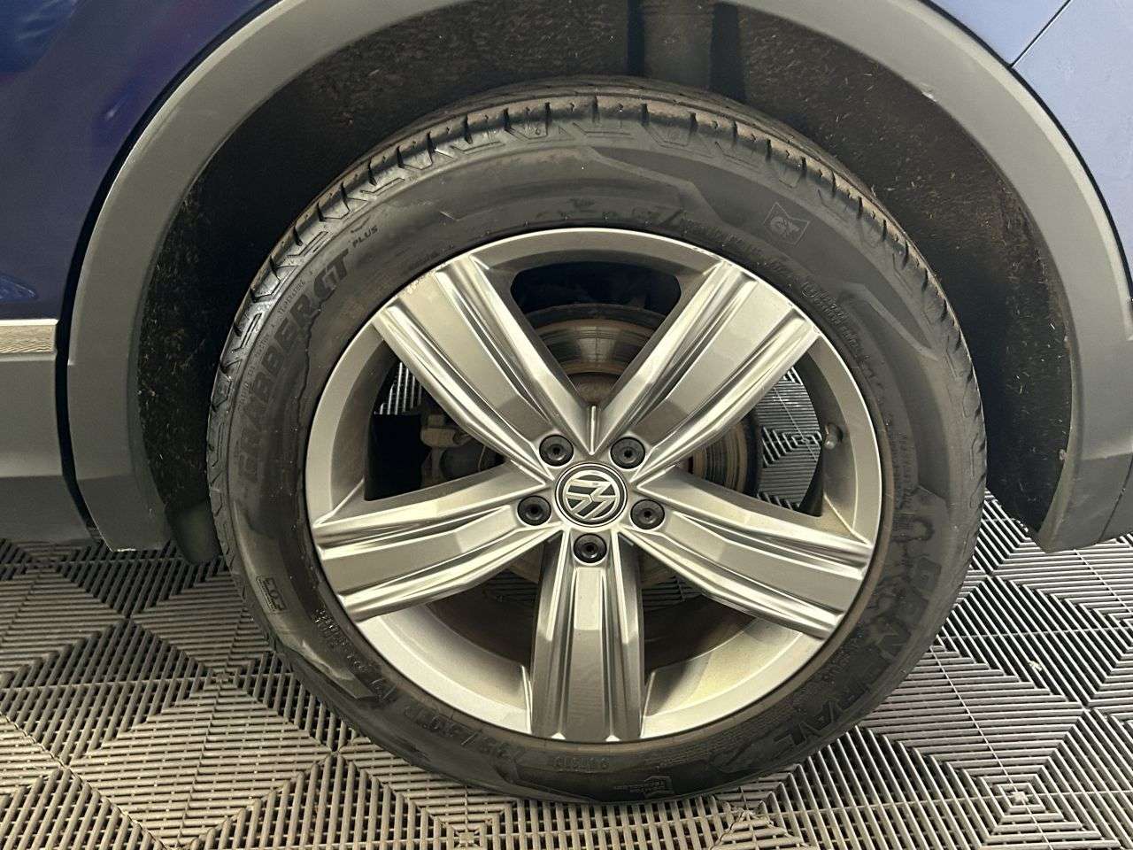 2017 VOLKSWAGEN TIGUAN 2017 VOLKSWAGEN TIGUAN