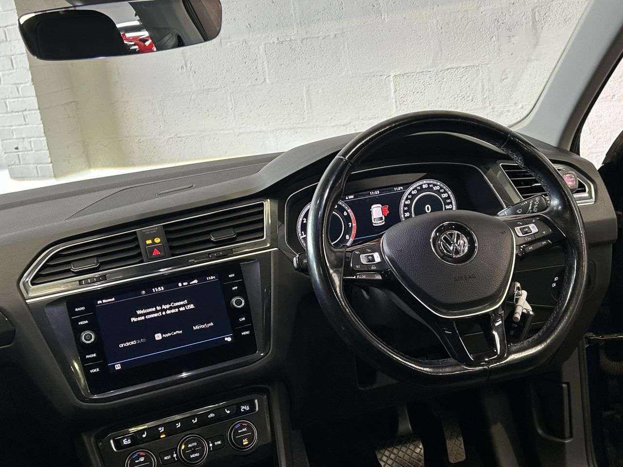 2017 VOLKSWAGEN TIGUAN 2017 VOLKSWAGEN TIGUAN
