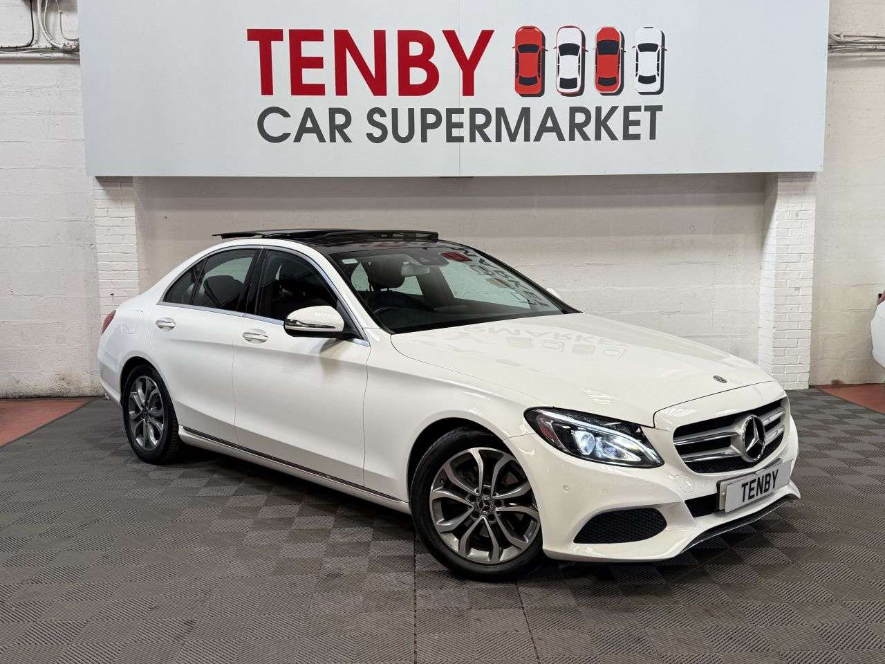 A 2017 MERCEDES-BENZ C-CLASS 2.0 C200 Sport (Premium Plus) Saloon 4dr Petrol G-Tronic+ Euro 6 (s/s) (184 A 2017 MERCEDES-BENZ C-CLASS 2.0 C200 Sport (Premium Plus) Saloon 4dr Petrol G-Tronic+ Euro 6 (s/s) (184