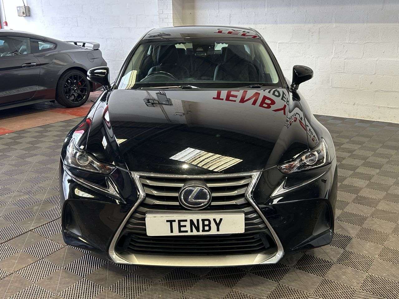 A 2019 LEXUS IS 2.5 300h Saloon 4dr Petrol Hybrid E-CVT Euro 6 (s/s) (223 ps) A 2019 LEXUS IS 2.5 300h Saloon 4dr Petrol Hybrid E-CVT Euro 6 (s/s) (223 ps)